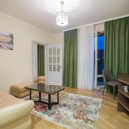 Pivdenniy Hotel *